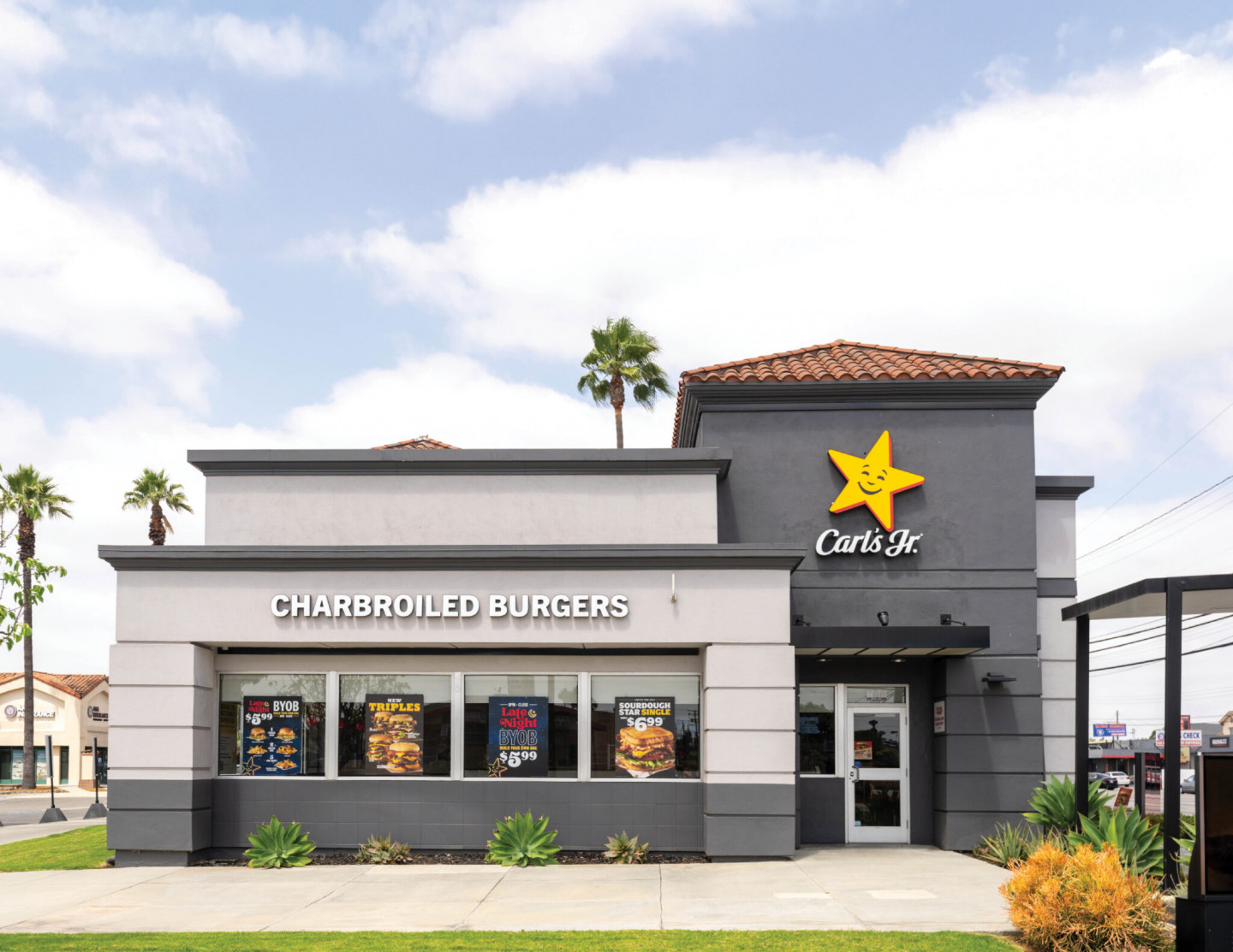 Photos NewBellflower, CA Carls Jr OM2