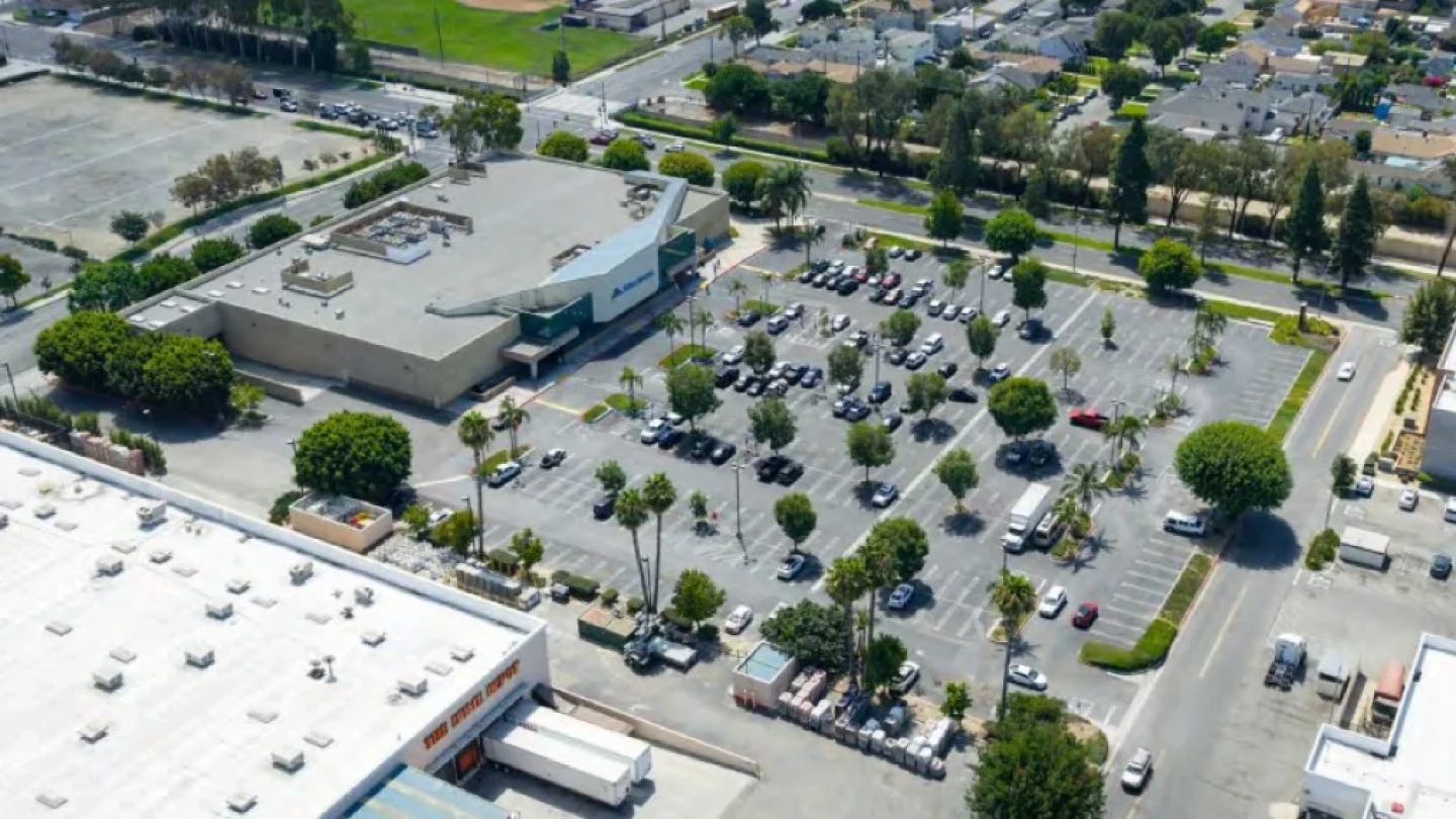 CA-Home-Depot-and-Albertsons-Lakewood-Center